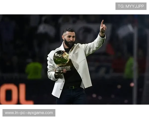 皇马本泽马门前机敏补射让全场为之震撼